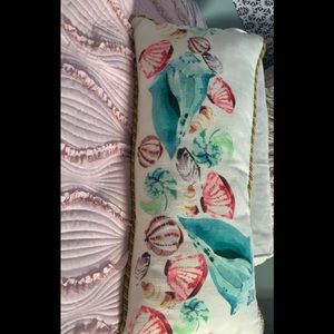 Seashell beach pillow